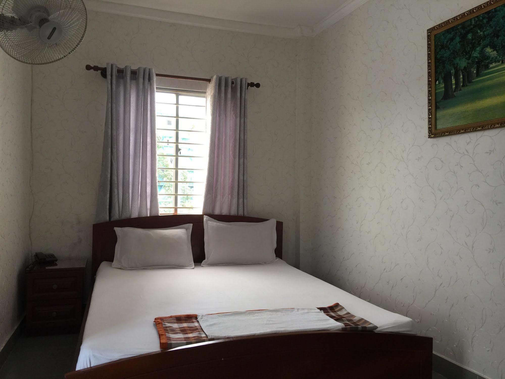 Hong Vinh Hotel Thành Pho Ho Chí Minh Esterno foto