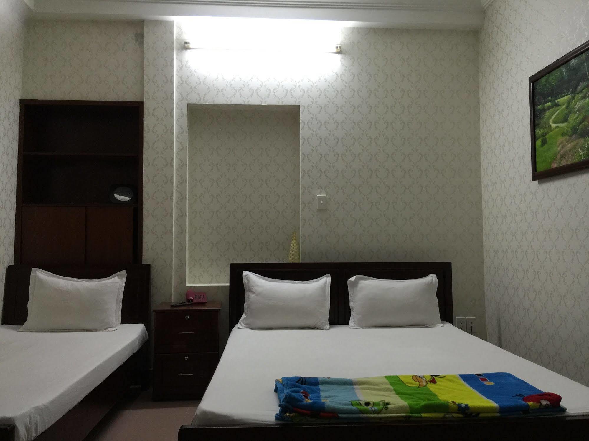 Hong Vinh Hotel Thành Pho Ho Chí Minh Esterno foto