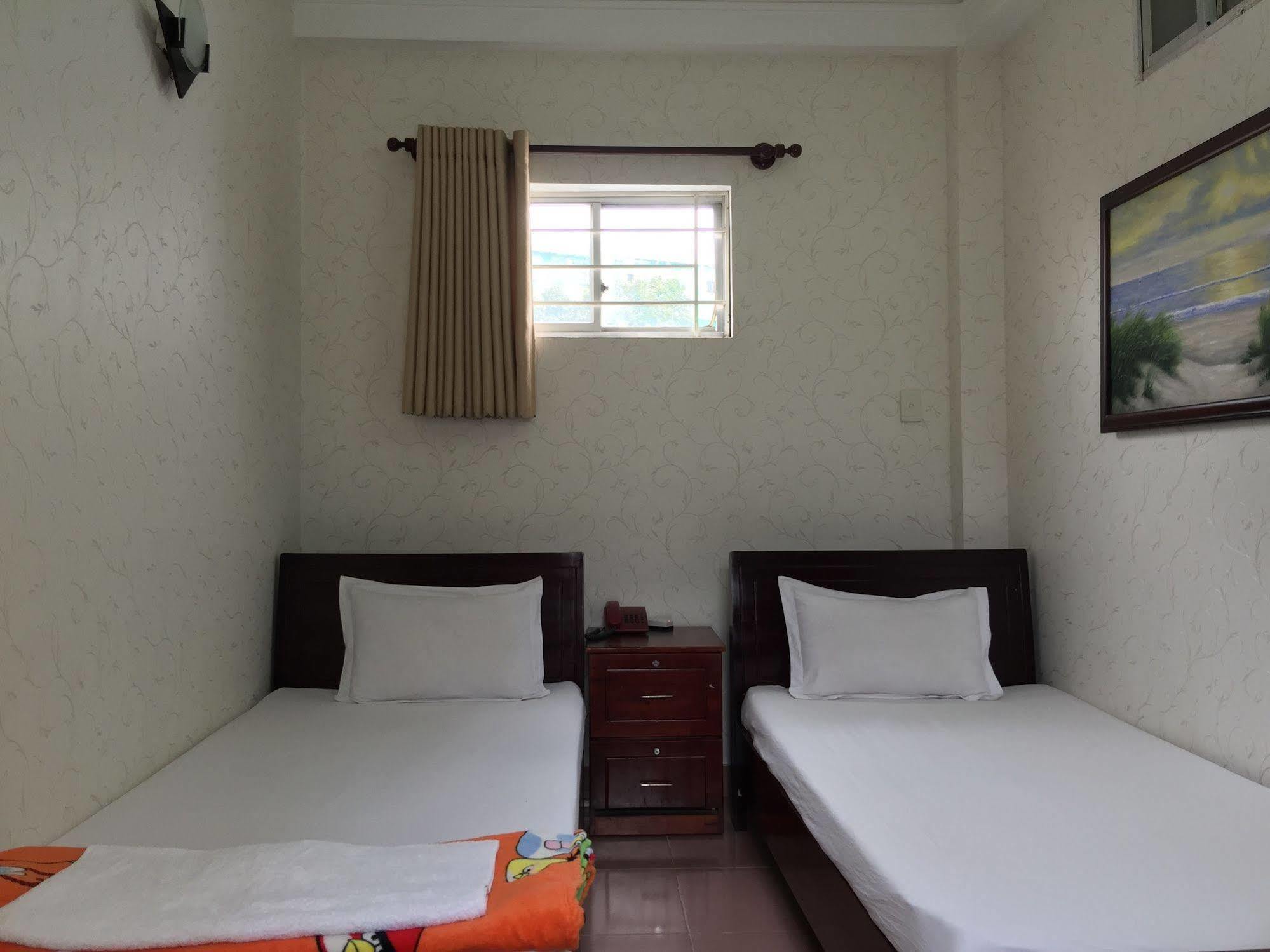 Hong Vinh Hotel Thành Pho Ho Chí Minh Esterno foto